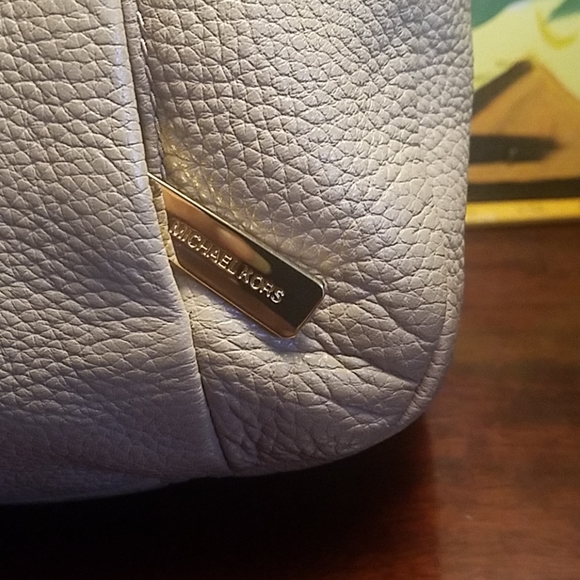 Michael Kors blush colored leather shoulder bag - Picture 3 of 7